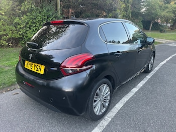 Used Peugeot 208 2016 for sale - 76070533: Photo 4