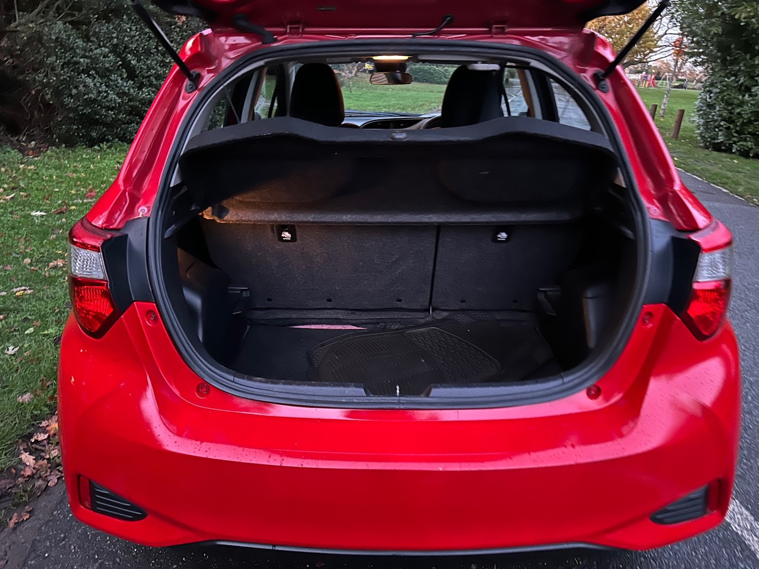 Used Toyota Yaris 2017 for sale - 76591686: Photo 29