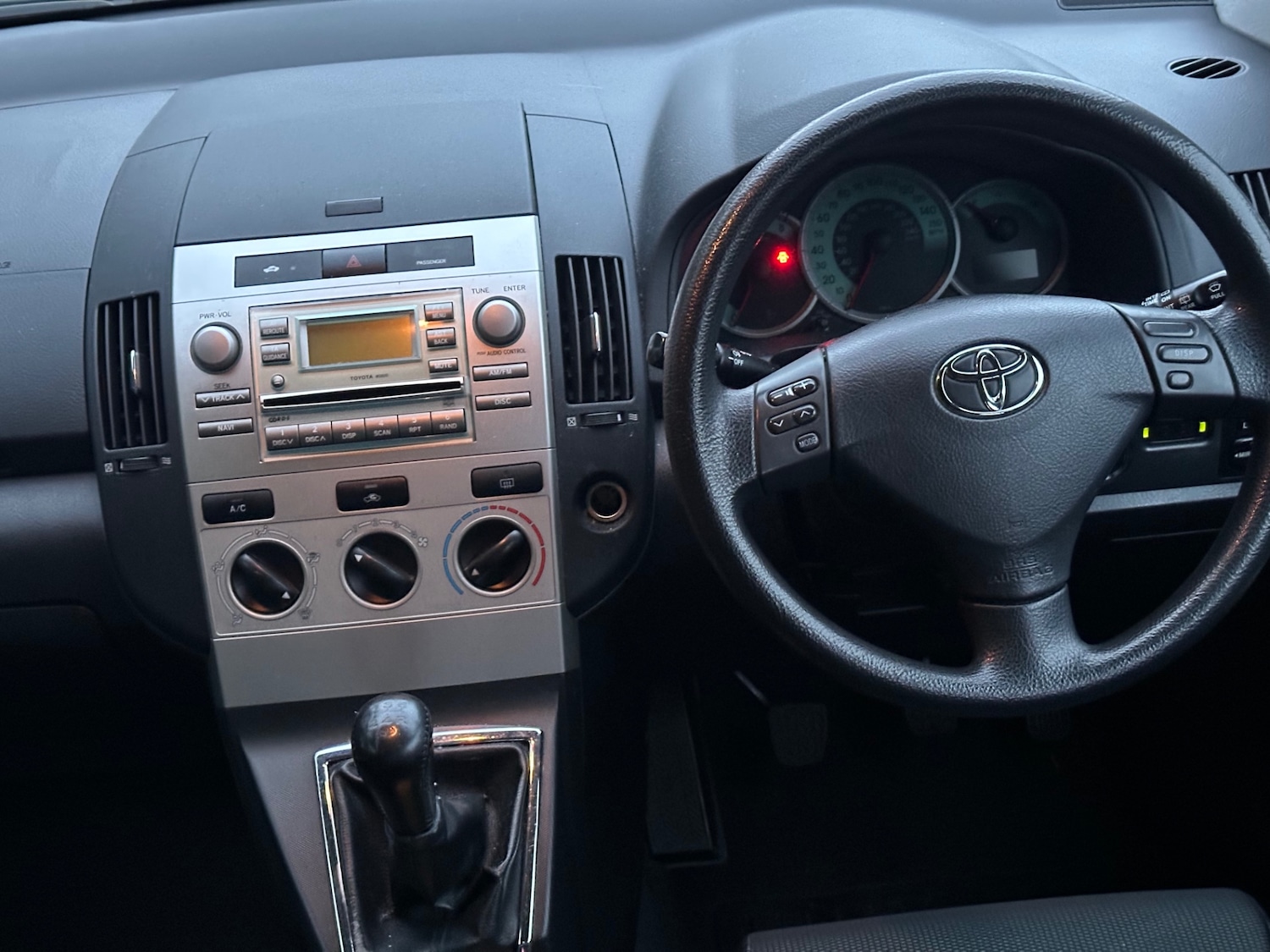 Used Toyota Corolla Verso 2005 for sale - 76568705: Photo 12