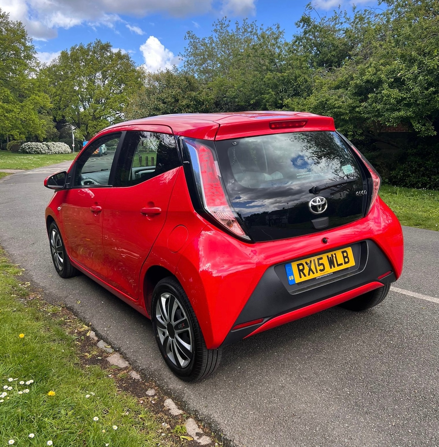 Used Toyota AYGO 2015 for sale - 73050936: Photo 10