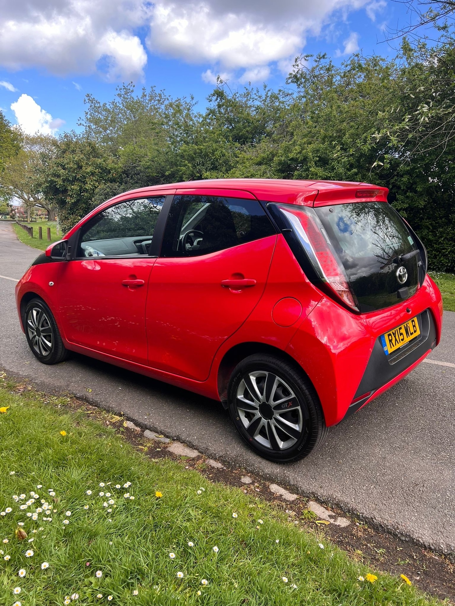 Used Toyota AYGO 2015 for sale - 73050936: Photo 9