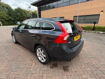 Used Volvo V60 2018 for sale - 79830985: Photo