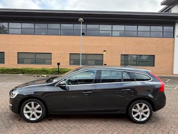 Used Volvo V60 2018 for sale - 79830985: Photo