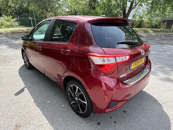 Used Toyota Yaris 2018 for sale - 79304166: Photo