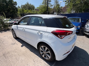 Used Hyundai i20 2015 for sale - 79303671: Photo