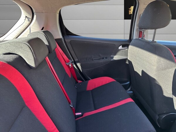 Used Peugeot 207 2012 for sale - 73894952: Photo 11