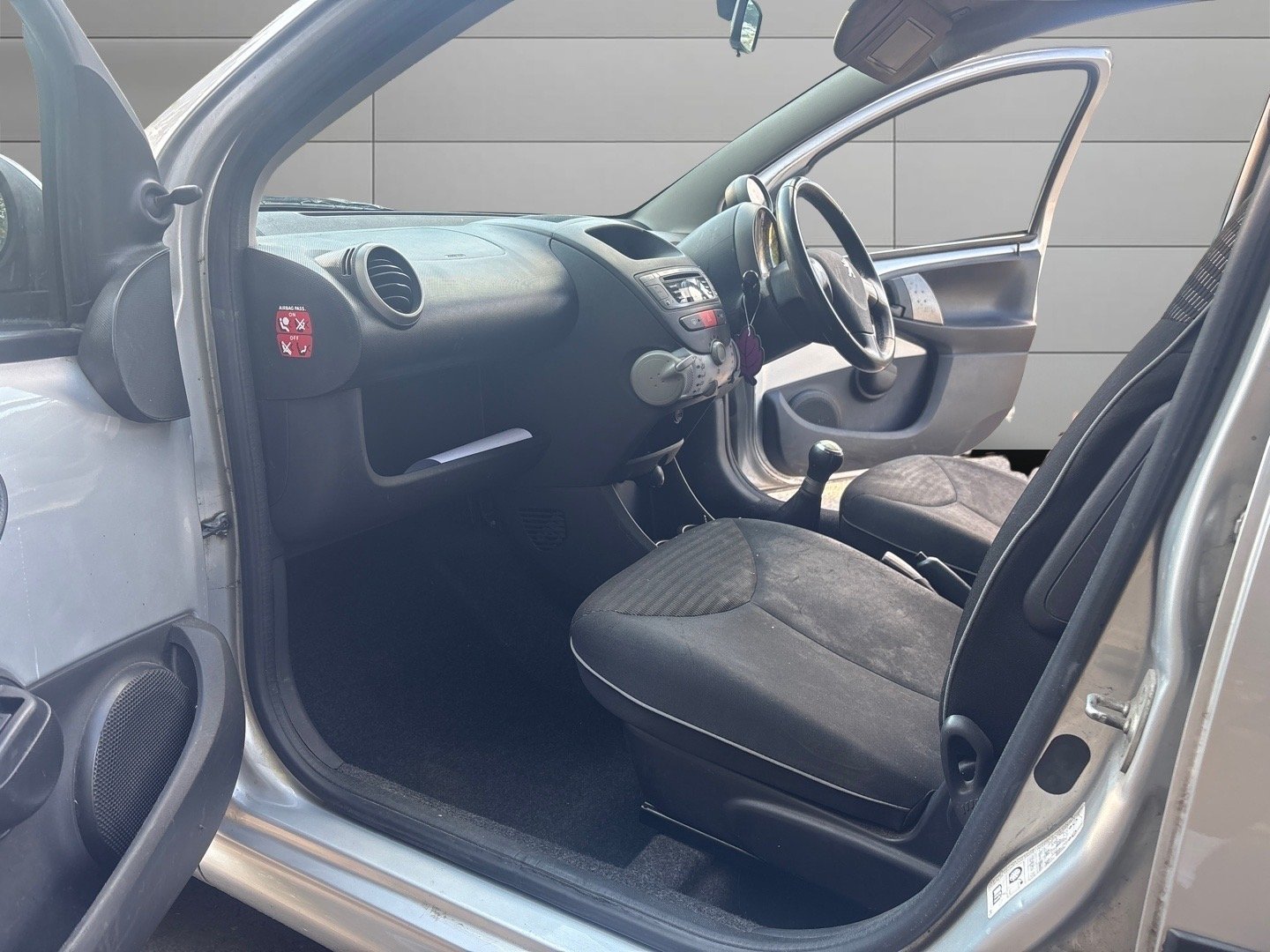 Used Peugeot 107 2013 for sale - 77400015: Photo 12