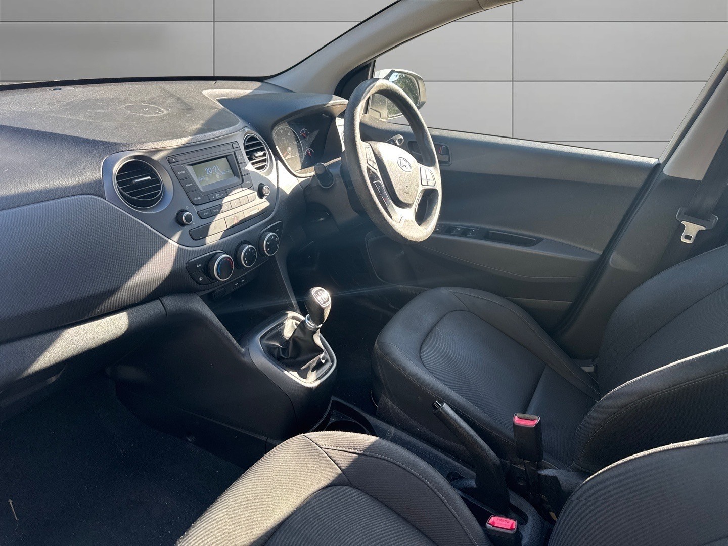 Used Hyundai i10 2017 for sale - 76075997: Photo 12