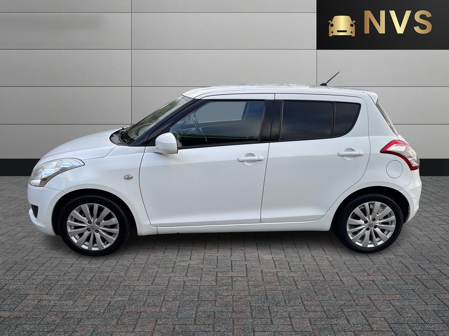 Used Suzuki Swift 2013 for sale - 76706142: Photo 4
