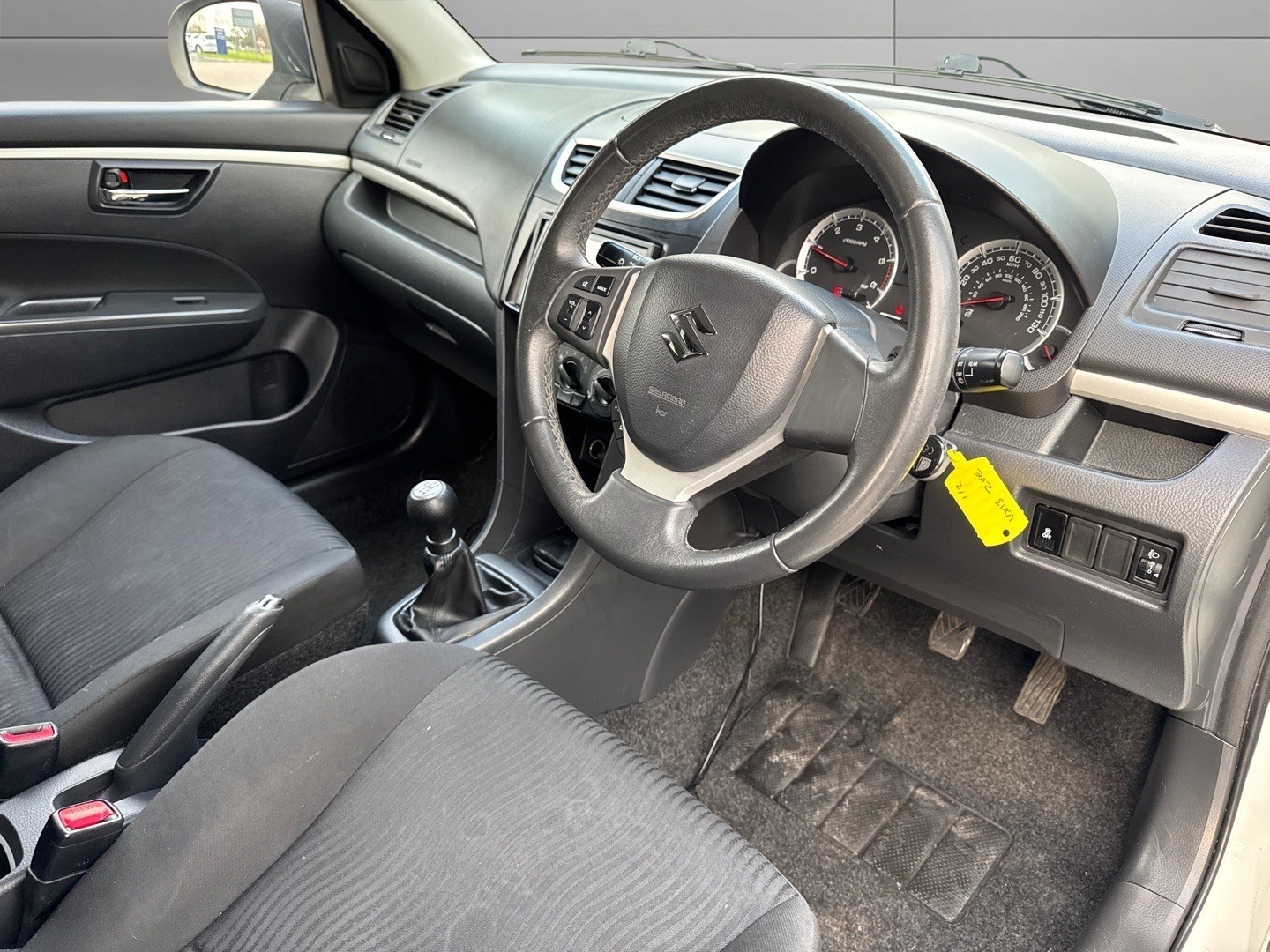 Used Suzuki Swift 2013 for sale - 76706142: Photo 9