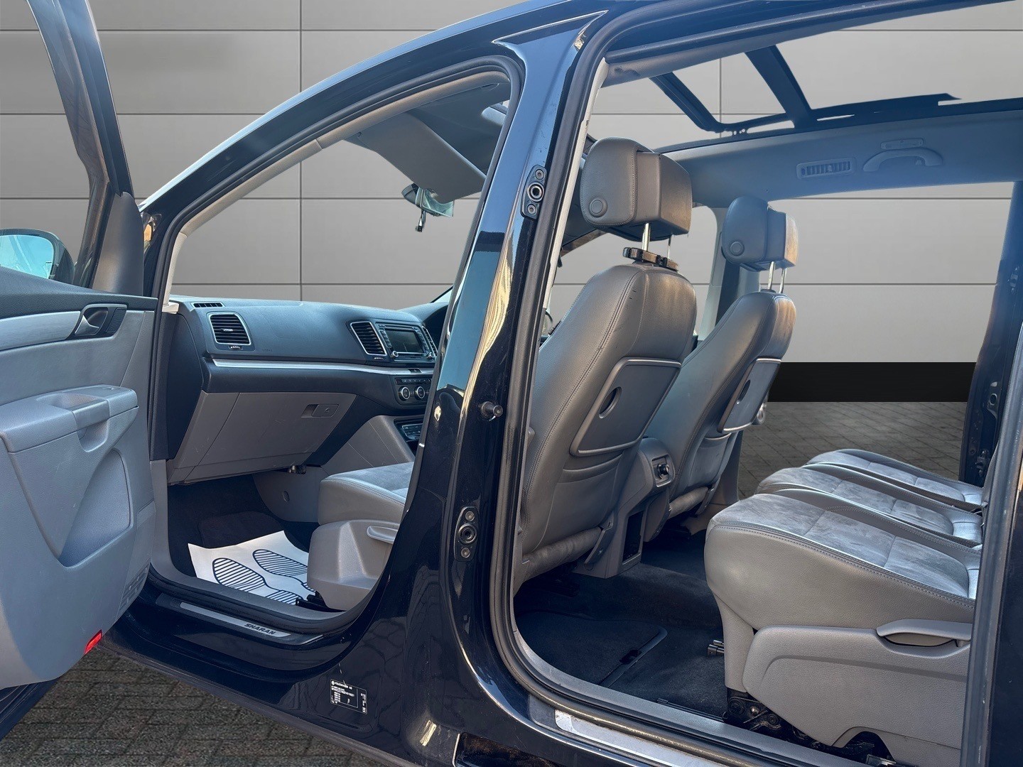 Used Volkswagen Sharan 2013 for sale - 77052979: Photo 12