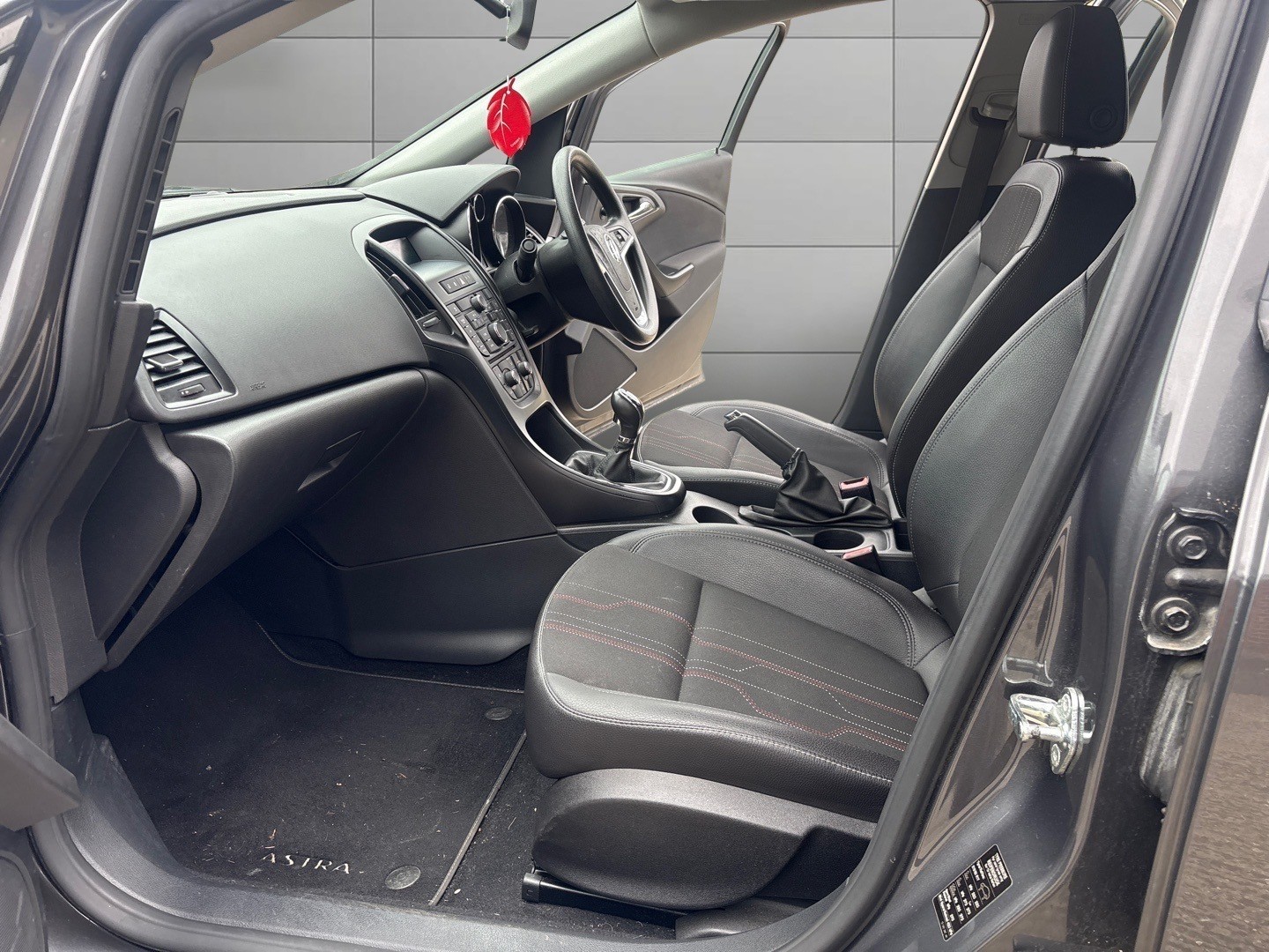 Used Vauxhall Astra 2012 for sale - 77649542: Photo 12