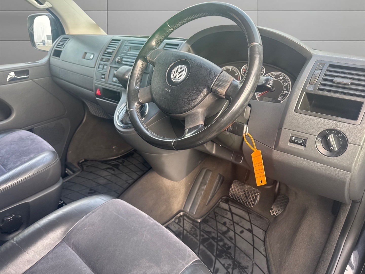 Used Volkswagen Caravelle 2007 for sale - 77083304: Photo 9