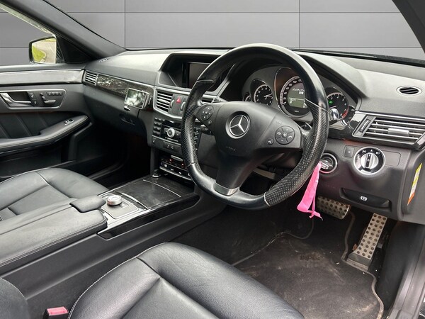 Used Mercedes-Benz 350 SL 2023 for sale - 71380895: Photo 9