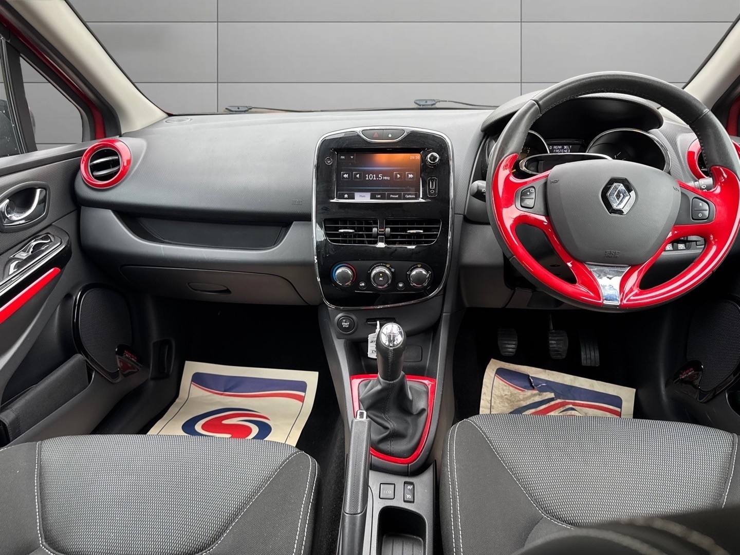 Used Renault Clio 2013 for sale - 76142525: Photo 10