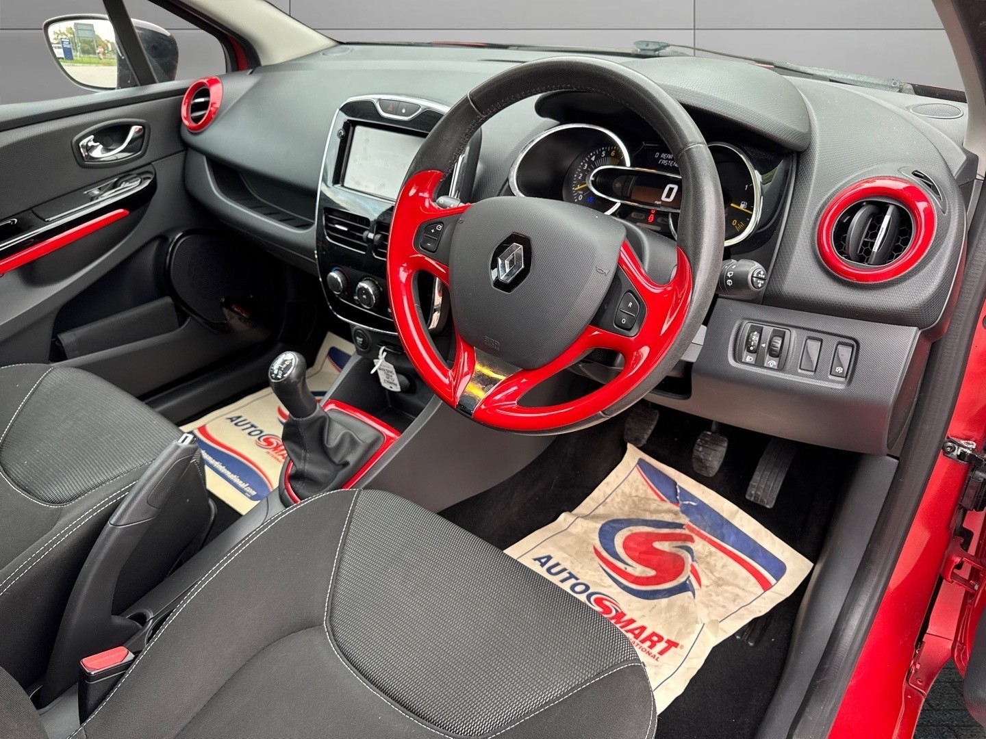 Used Renault Clio 2013 for sale - 76142525: Photo 9