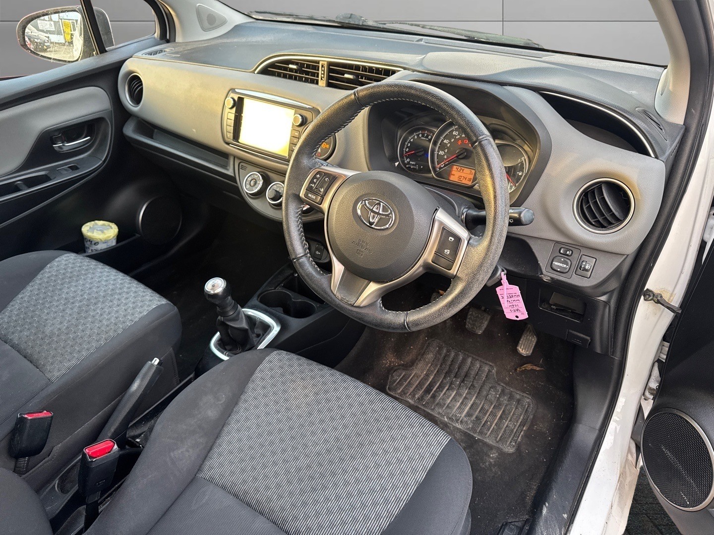 Used Toyota Yaris 2015 for sale - 76624434: Photo 9