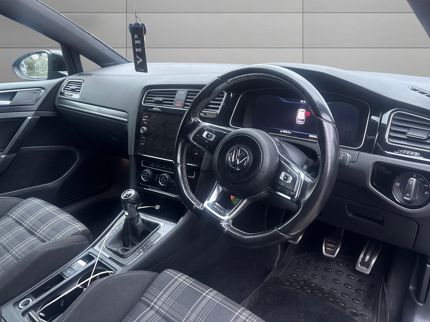 Used Volkswagen Golf 2017 for sale - 78201919: Photo 9