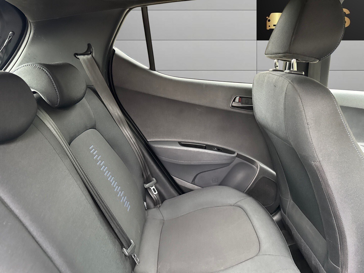 Used Hyundai i10 2018 for sale - 76142528: Photo 11