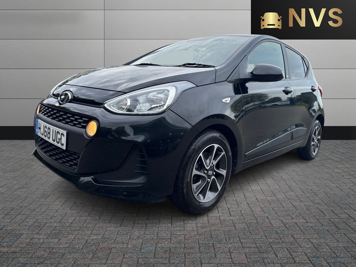Used Hyundai i10 2018 for sale - 76142528: Photo 3
