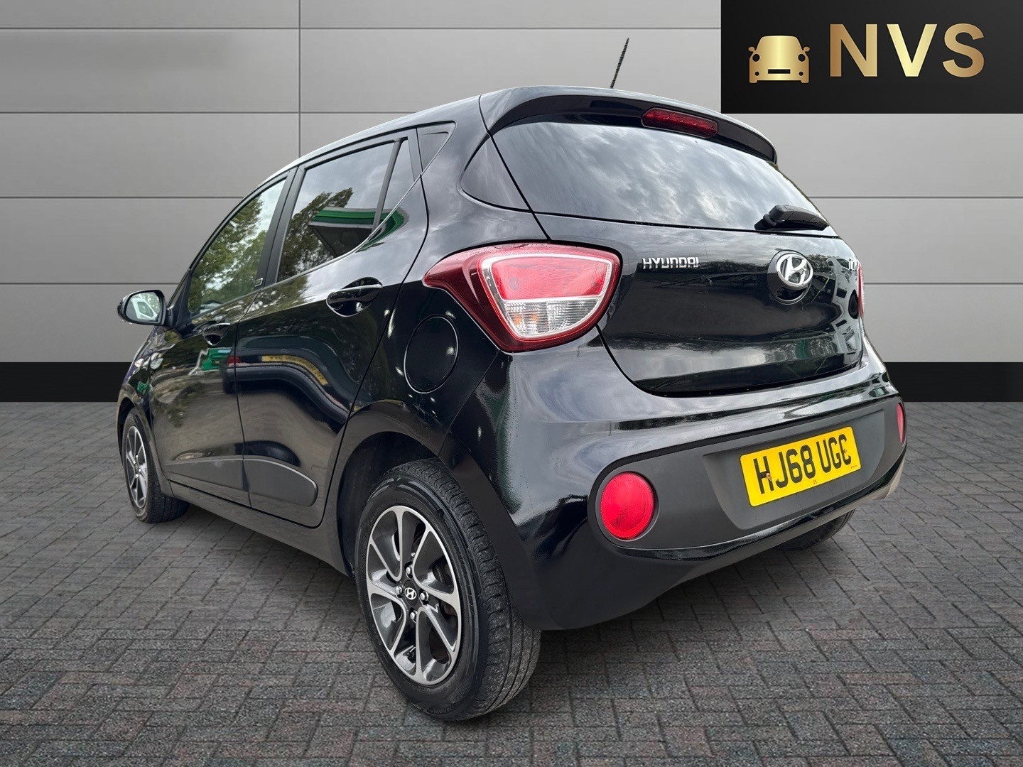 Used Hyundai i10 2018 for sale - 76142528: Photo 5