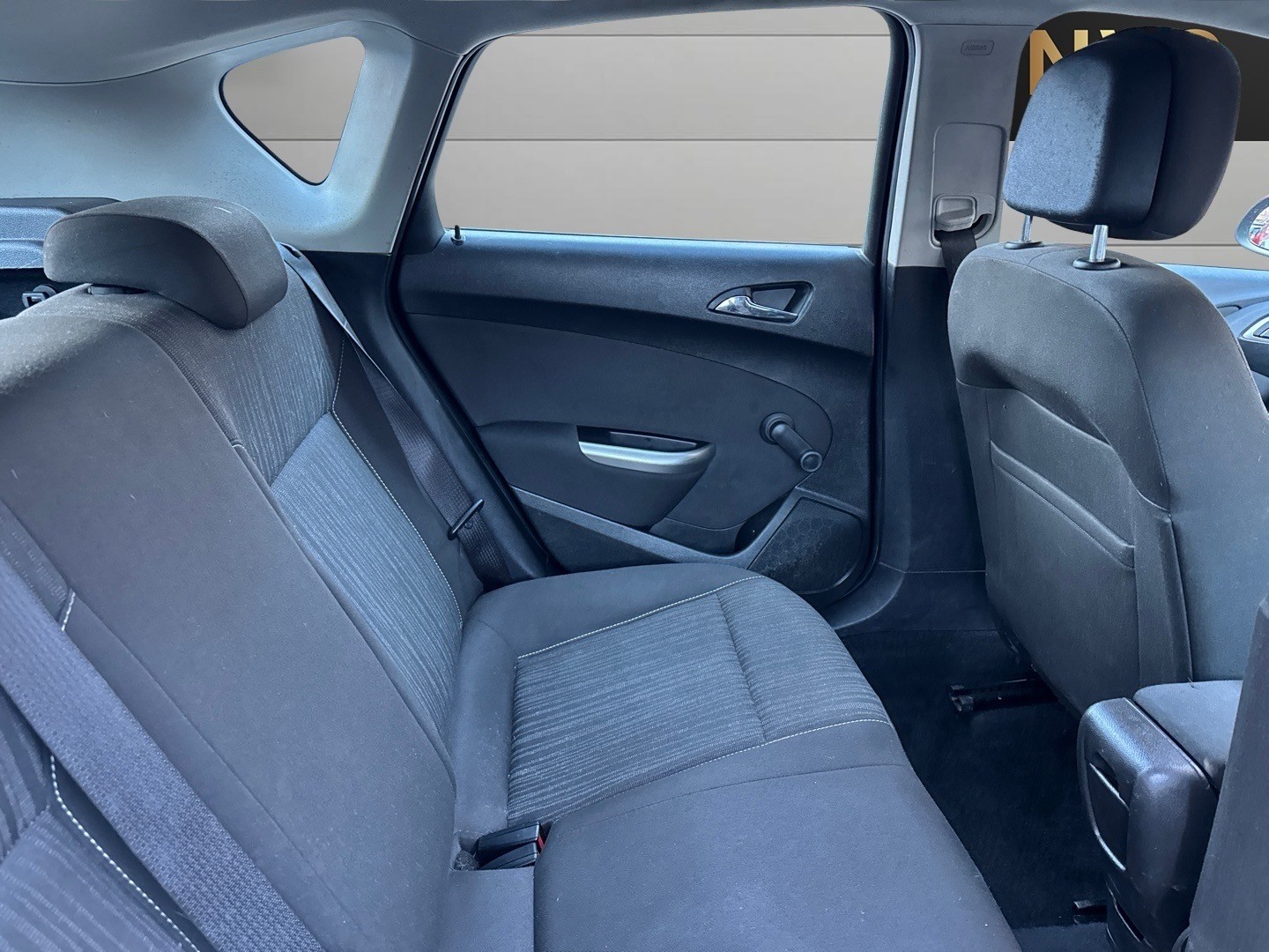 Used Vauxhall Astra 2010 for sale - 77058429: Photo 11