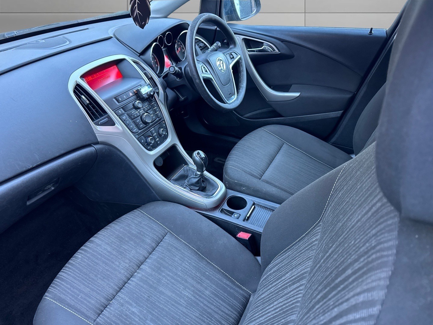 Used Vauxhall Astra 2010 for sale - 77058429: Photo 12