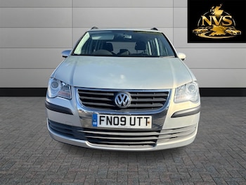 Used Volkswagen Touran 2009 for sale - 79467660: Photo