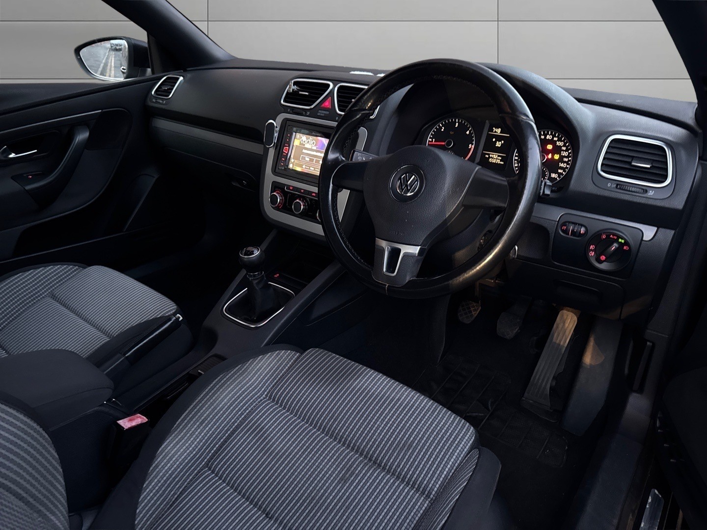 Used Volkswagen EOS 2010 for sale - 76940087: Photo 9