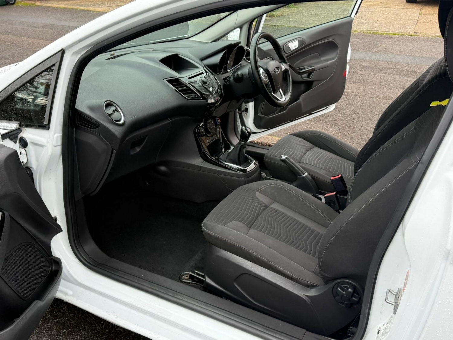 Used Ford Fiesta 2014 for sale - 76692808: Photo 9