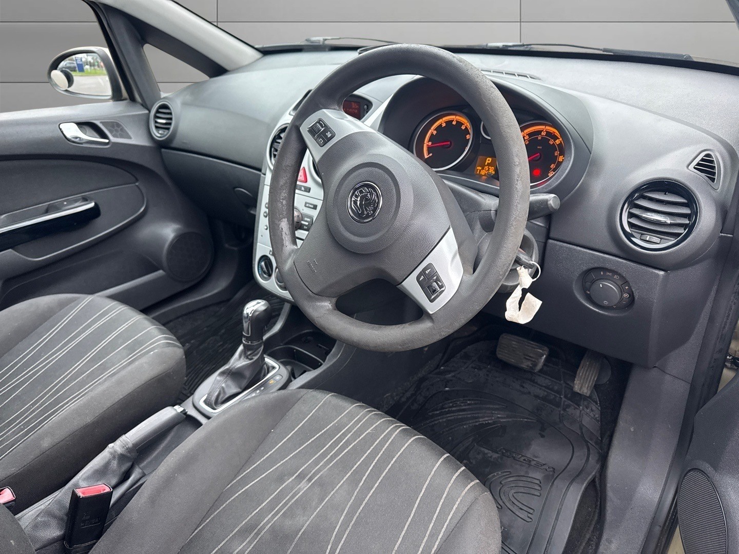 Used Vauxhall Corsa 2009 for sale - 77159302: Photo 9