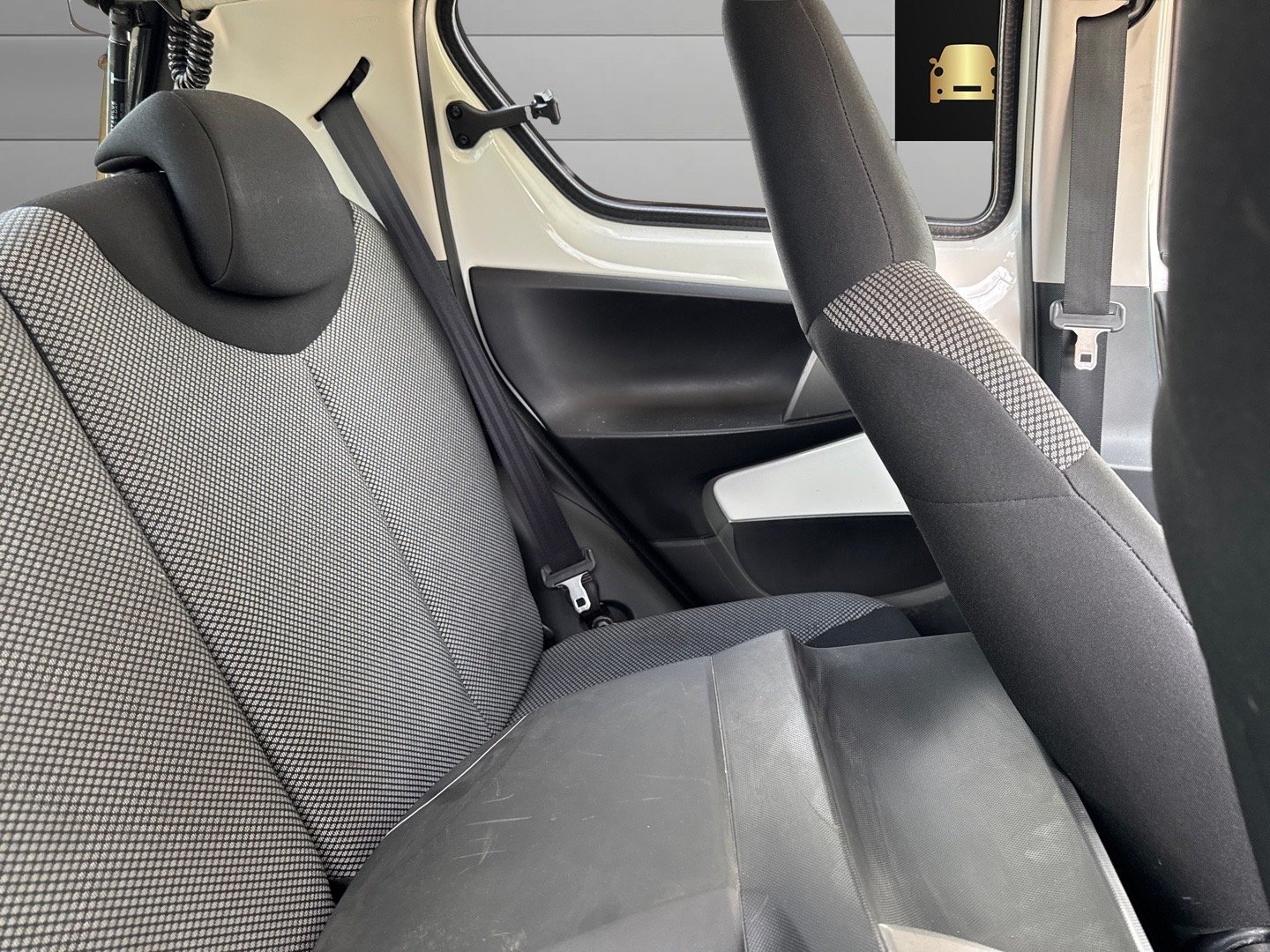 Used Toyota AYGO 2014 for sale - 76317426: Photo 11