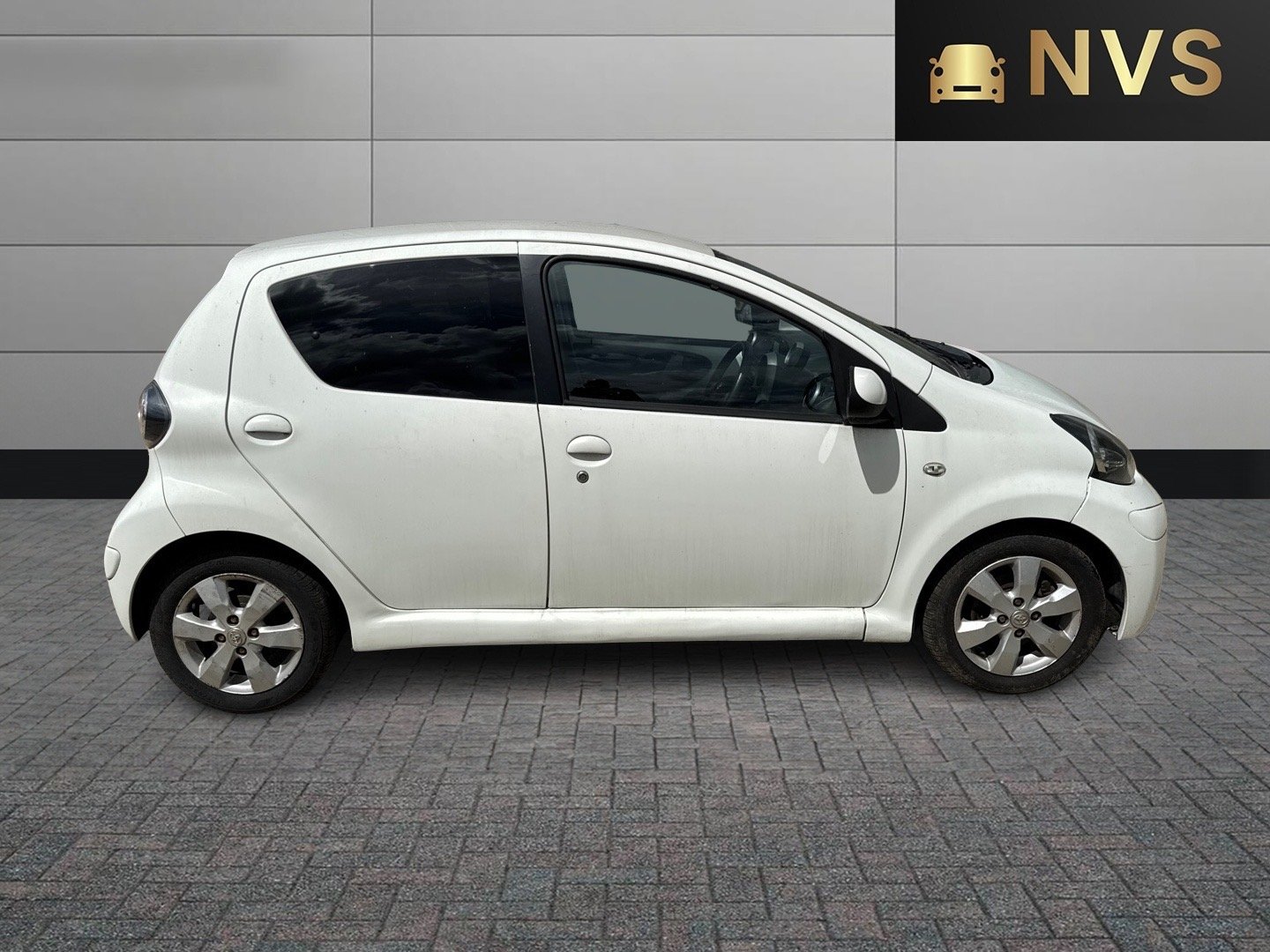Used Toyota AYGO 2014 for sale - 76317426: Photo 8