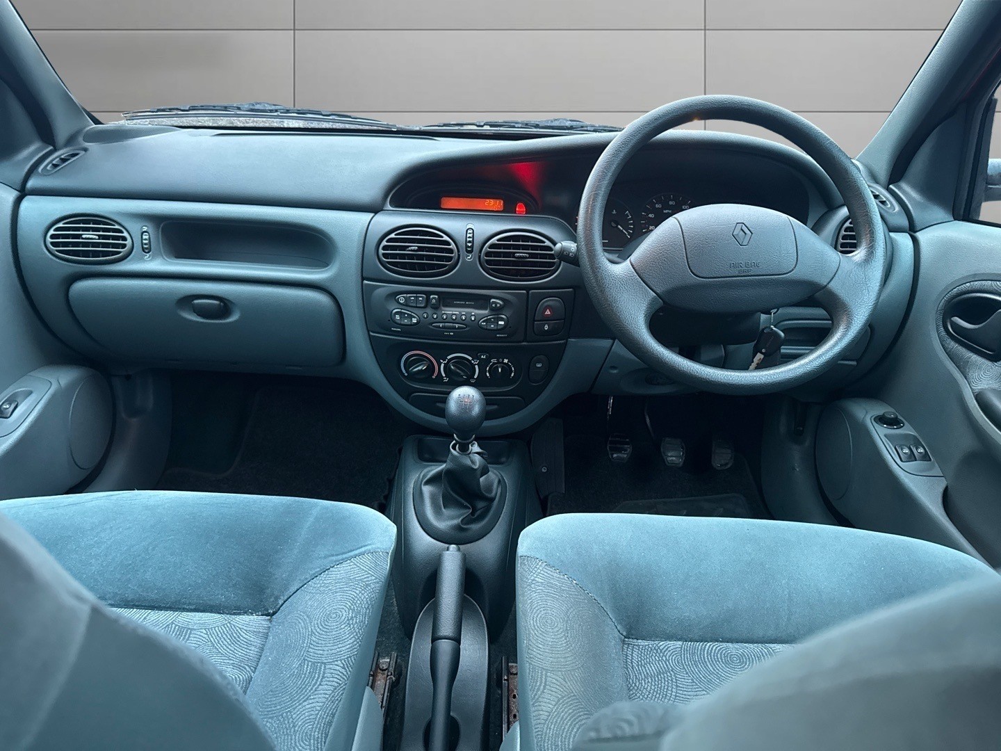 Used Renault Megane 1998 for sale - 77478102: Photo 10