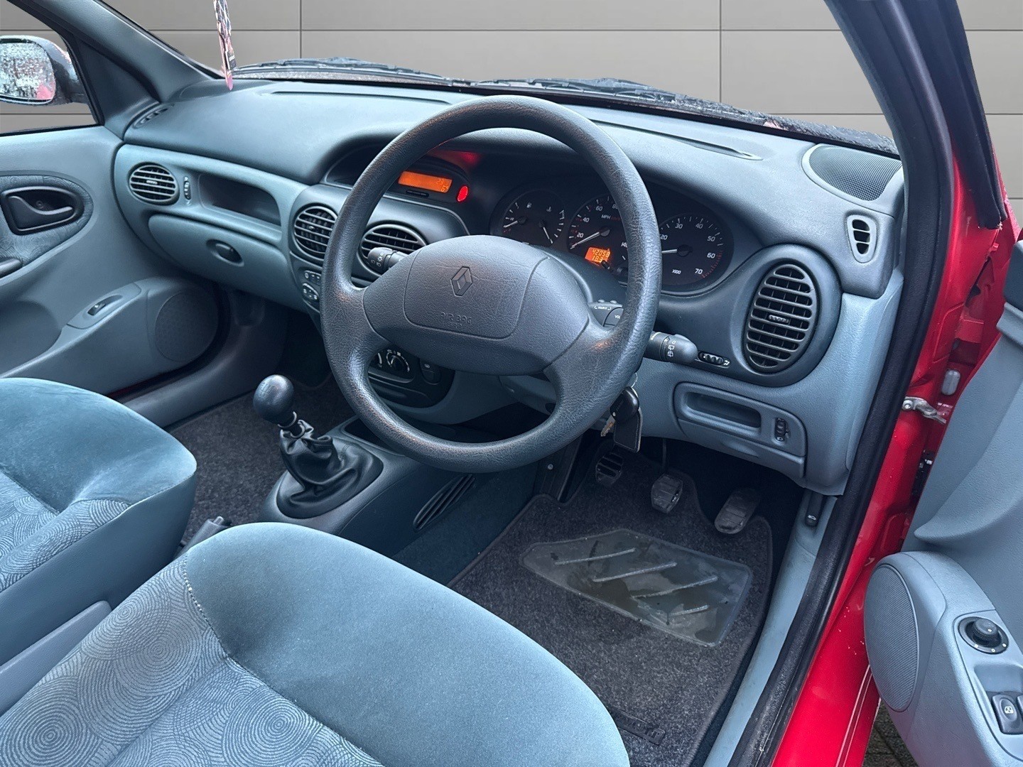 Used Renault Megane 1998 for sale - 77478102: Photo 9