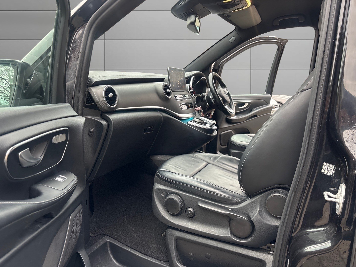 Used Mercedes-Benz V-Class 2018 for sale - 77431420: Photo 12