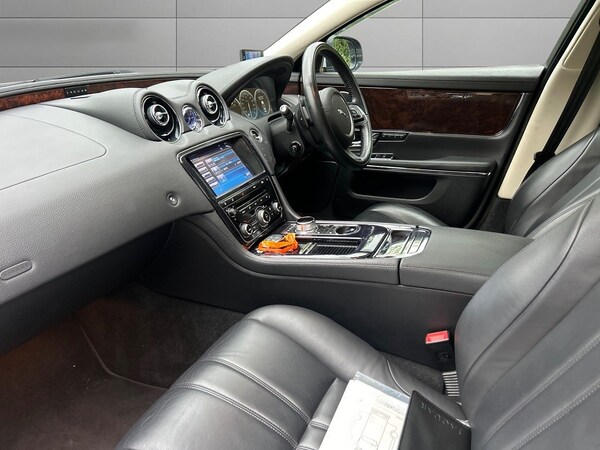 Used Jaguar XJ 2023 for sale - 71380933: Photo 10