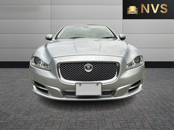 Used Jaguar XJ 2023 for sale - 71380933: Photo 2