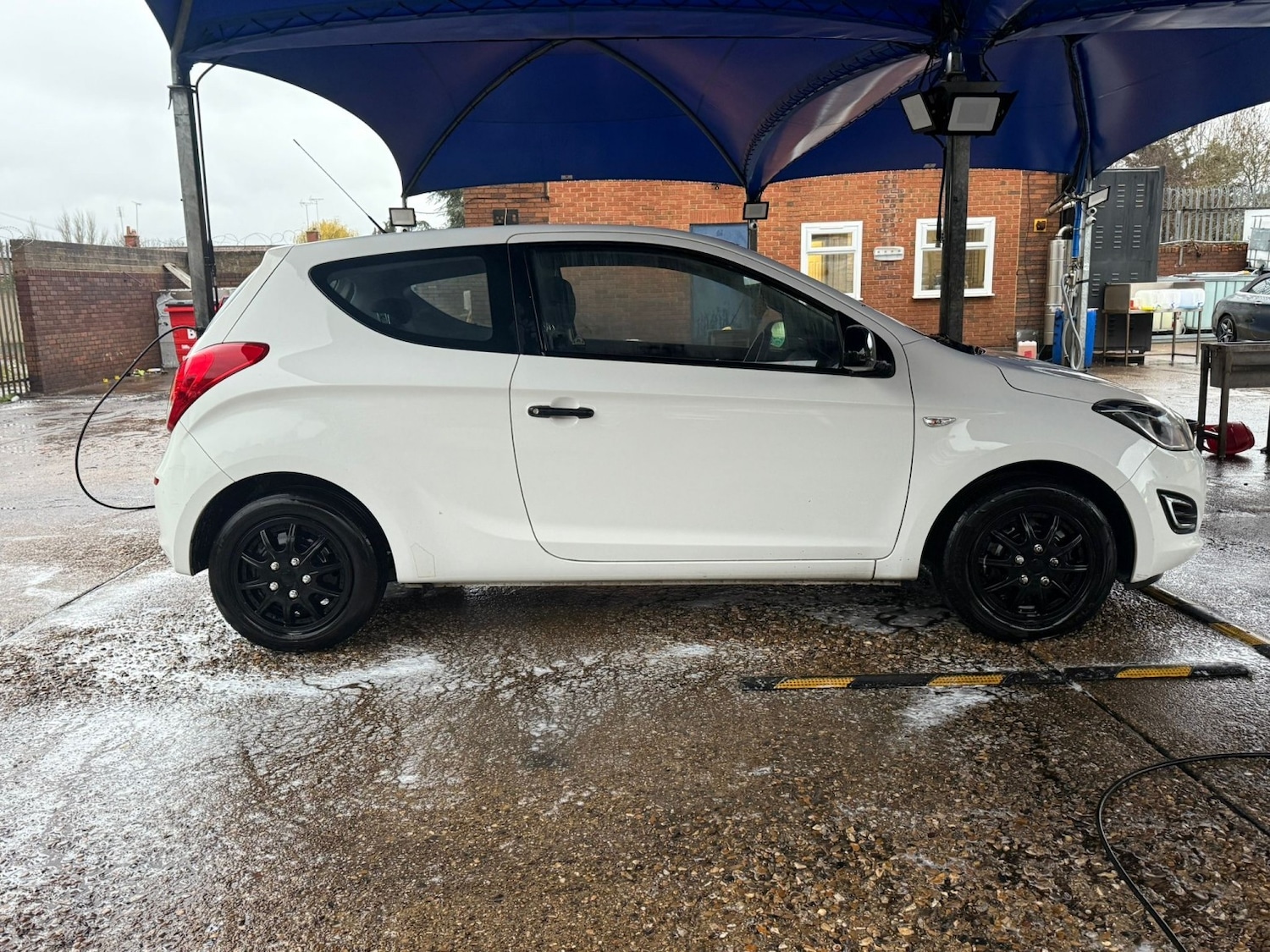 Used Hyundai i20 2012 for sale - 76799296: Photo 8