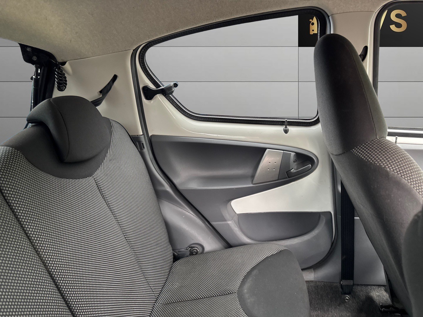 Used Toyota AYGO 2011 for sale - 78025781: Photo 11