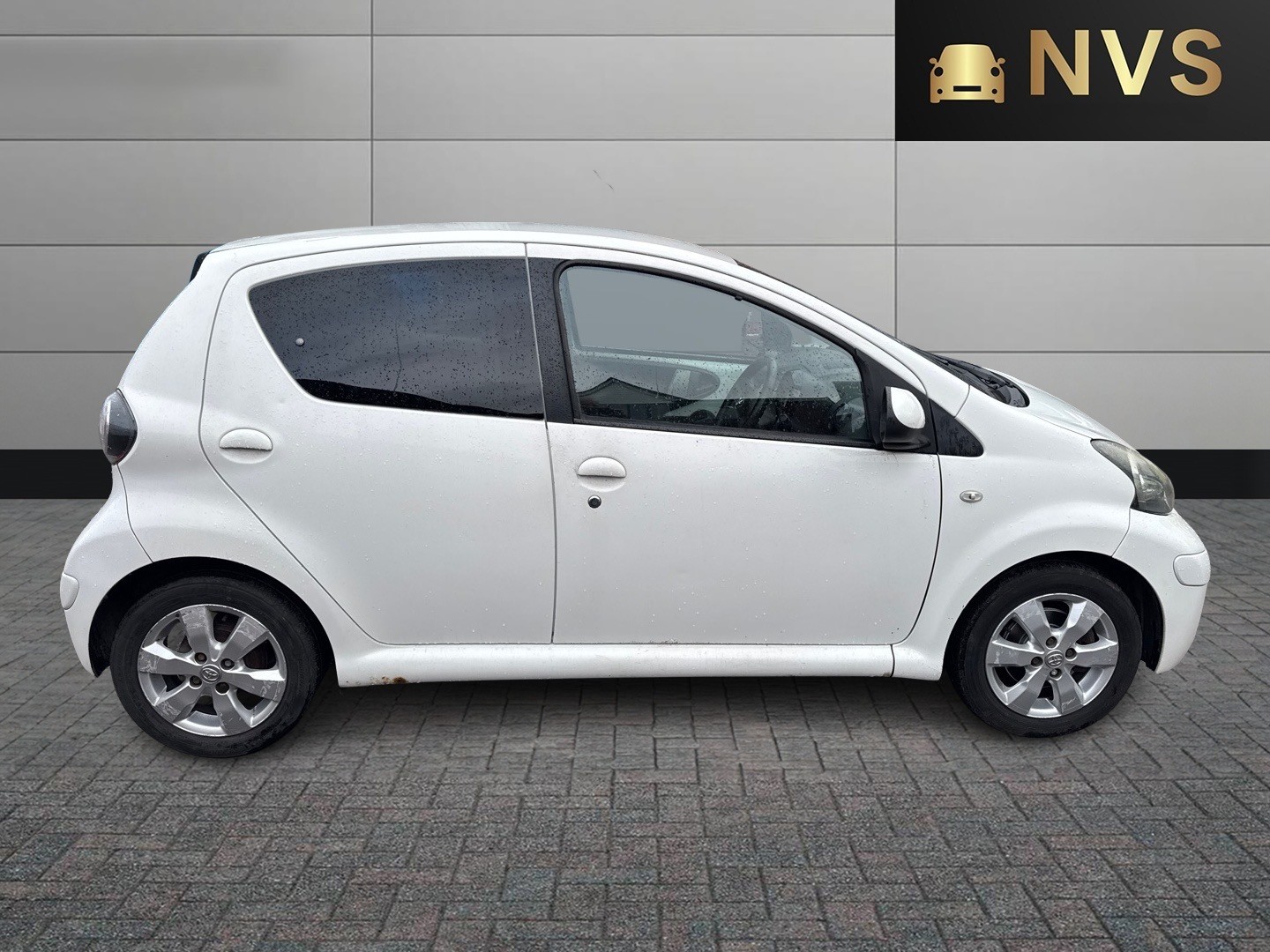 Used Toyota AYGO 2011 for sale - 78025781: Photo 8