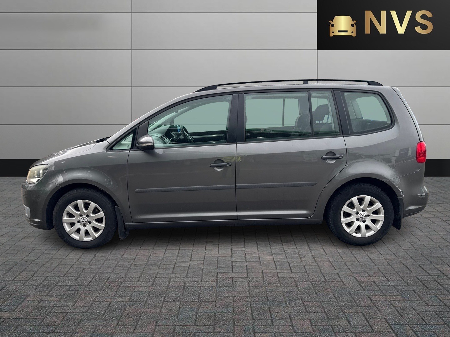 Used Volkswagen Touran 2010 for sale - 76554020: Photo 4