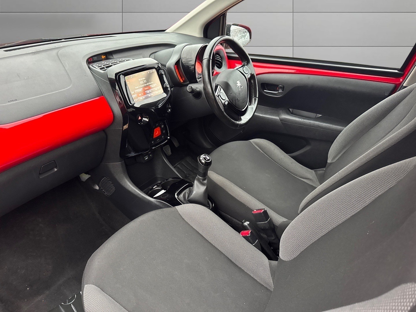 Used Peugeot 108 2016 for sale - 76579976: Photo 12