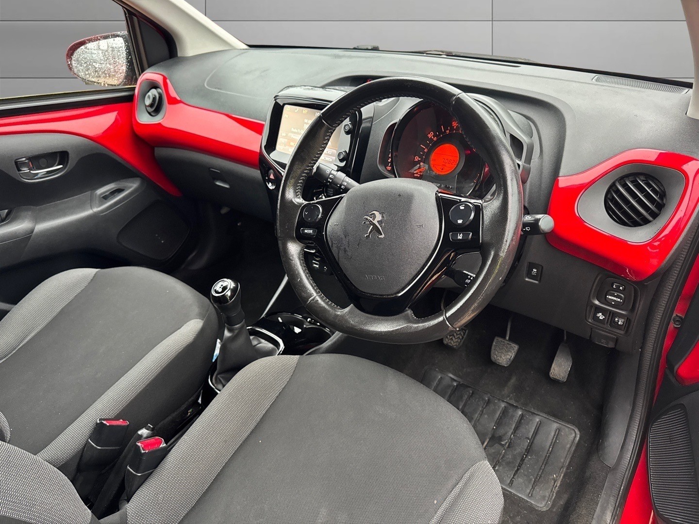 Used Peugeot 108 2016 for sale - 76579976: Photo 9