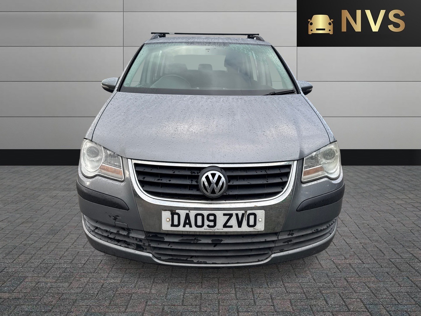 Used Volkswagen Touran 2009 for sale - 76692800: Photo 2