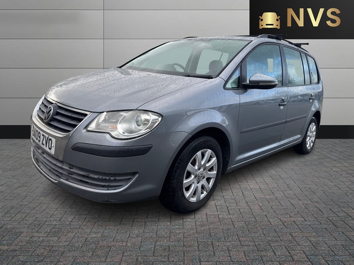 Used Volkswagen Touran 2009 for sale - 76692800: Photo 3