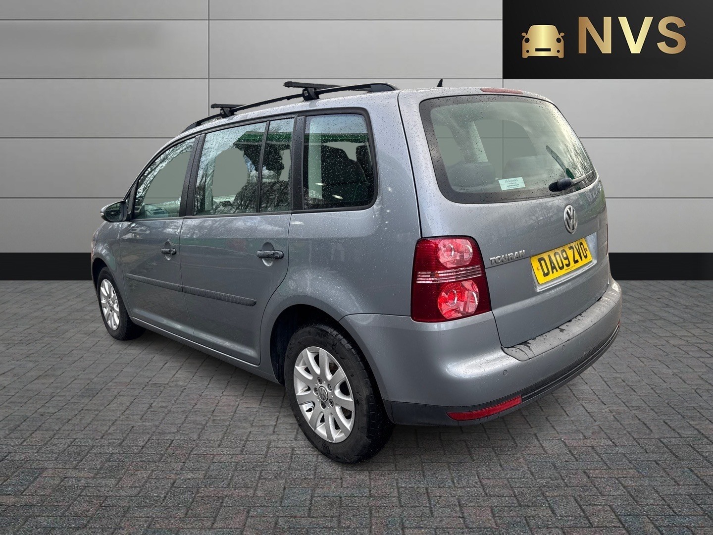 Used Volkswagen Touran 2009 for sale - 76692800: Photo 5