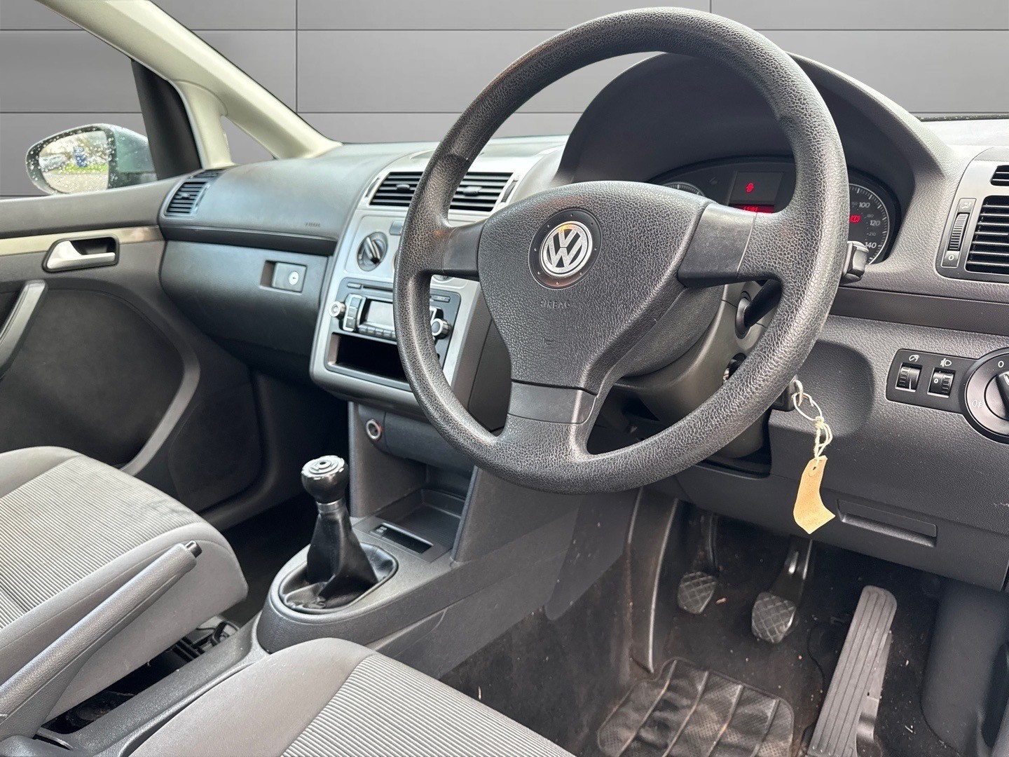 Used Volkswagen Touran 2009 for sale - 76692800: Photo 9