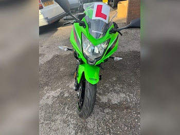 Used Kawasaki Ninja 125 2021 for sale - bike-77363595: Photo