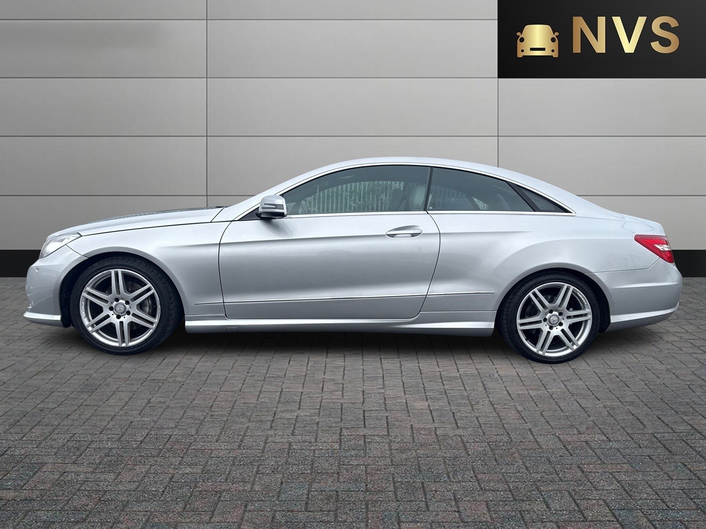 Used Mercedes-Benz E Class 2012 for sale - 76246175: Photo 4